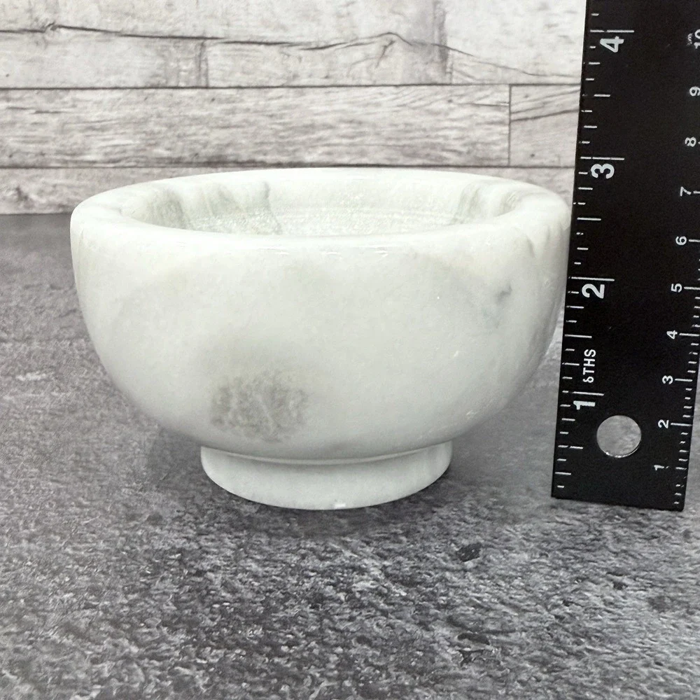 Unmarked marble salt